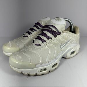 Nike Air Max Plus White Metallic Silver Sneakers Size 7Y‎ Women 9